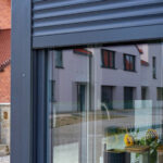 Volets roulants, battants ou coulissants : comment choisir au moment d'une extension ?